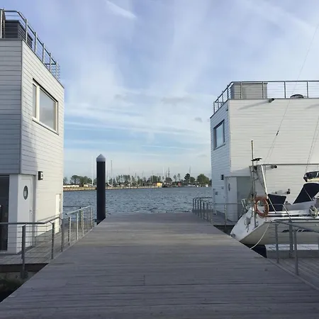 Feriehus Schwimm-haus Antares One By Seeblick Ferien Oro *